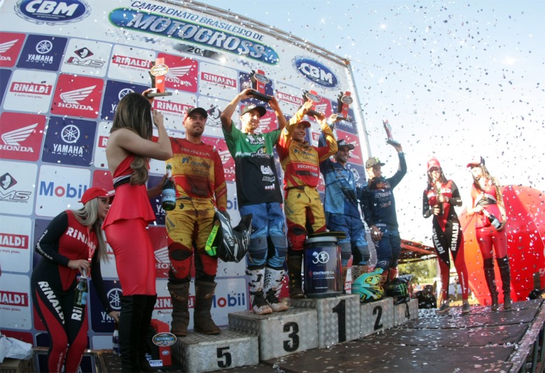 99972662_018_PodioMX2